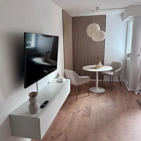 Apartmán Modernes City-studio Mit Balkon & Ausstattung